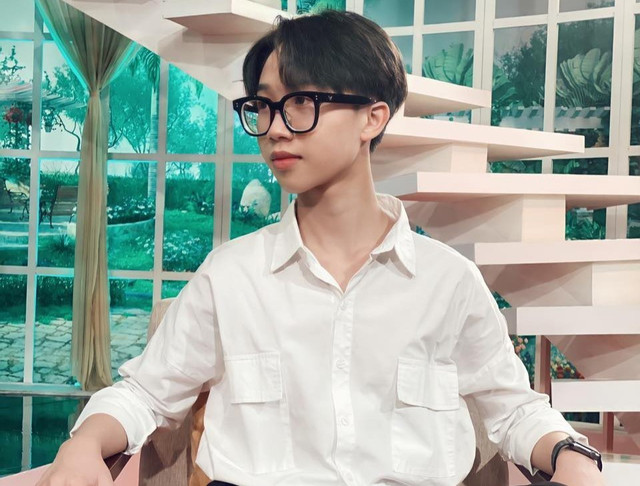 Cậu bé được nghệ sĩ Thành Lộc gọi là thần đồng giờ ra sao? - Hình 3 Cau be duoc nghe si Thanh Loc goi la than dong gio ra sao?-Hinh-3