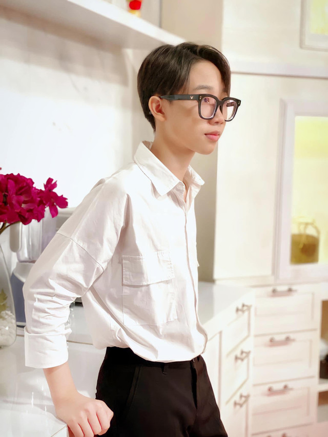 Cậu bé được nghệ sĩ Thành Lộc gọi là thần đồng giờ ra sao? - Hình 4 Cau be duoc nghe si Thanh Loc goi la than dong gio ra sao?-Hinh-4
