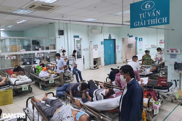 Vì sao nhiều nhân viên y tế rời bệnh viện công sang bệnh viện tư? - Hình 3 Vi sao nhieu nhan vien y te roi benh vien cong sang benh vien tu?-Hinh-3