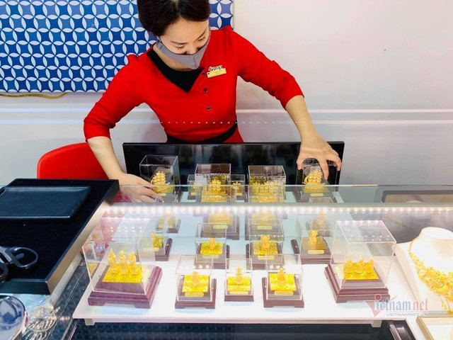 Giá vàng hôm nay 19/6: USD lên cao, vàng ngược chiều giảm giá Gia vang hom nay 19/6: USD len cao, vang nguoc chieu giam gia