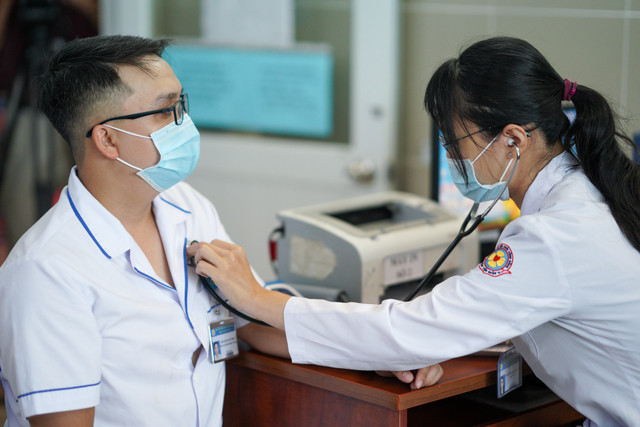 TP.HCM bắt đầu chiến dịch tiêm vaccine Covid-19 lớn nhất trong lịch sử TP.HCM bat dau chien dich tiem vaccine Covid-19 lon nhat trong lich su