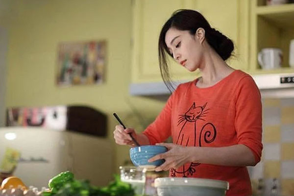 Đang nấu giỗ ở nhà chồng thì có khách đến và cái kết bất ngờ Dang nau gio o nha chong thi co khach den va cai ket bat ngo