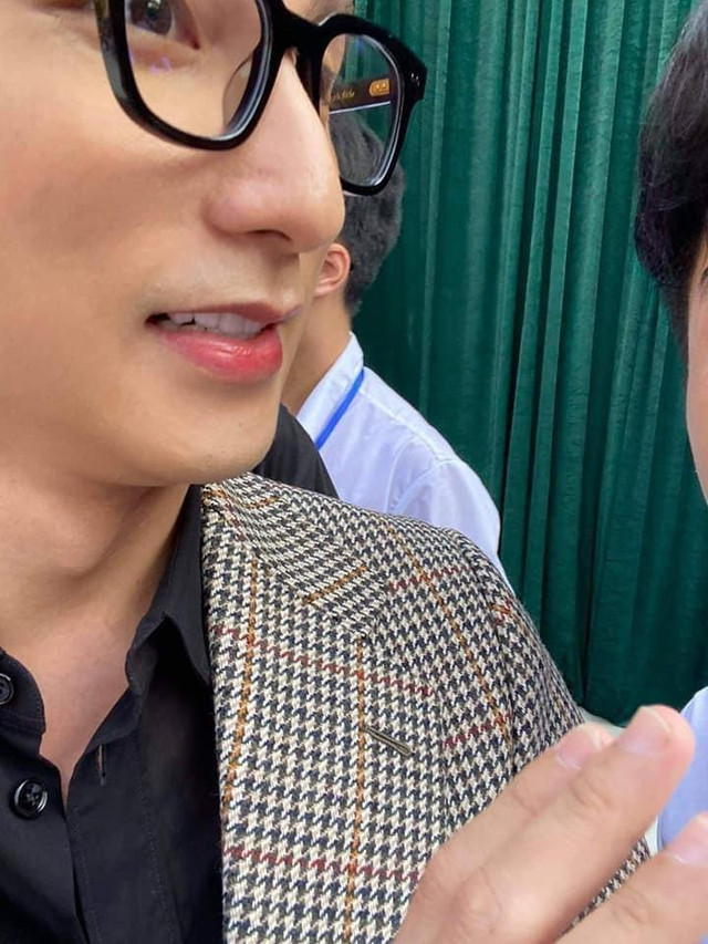 Sơn Tùng lộ da thật qua ảnh cam thường, chị em chỉ biết ước - Hình 7 Son Tung lo da that qua anh cam thuong, chi em chi biet uoc-Hinh-7