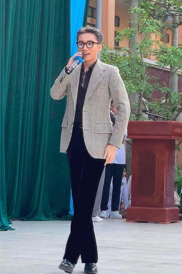 Sơn Tùng lộ da thật qua ảnh cam thường, chị em chỉ biết ước - Hình 5 Son Tung lo da that qua anh cam thuong, chi em chi biet uoc-Hinh-5