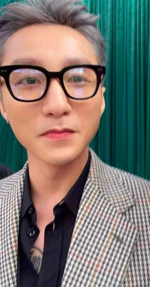 Sơn Tùng lộ da thật qua ảnh cam thường, chị em chỉ biết ước - Hình 6 Son Tung lo da that qua anh cam thuong, chi em chi biet uoc-Hinh-6