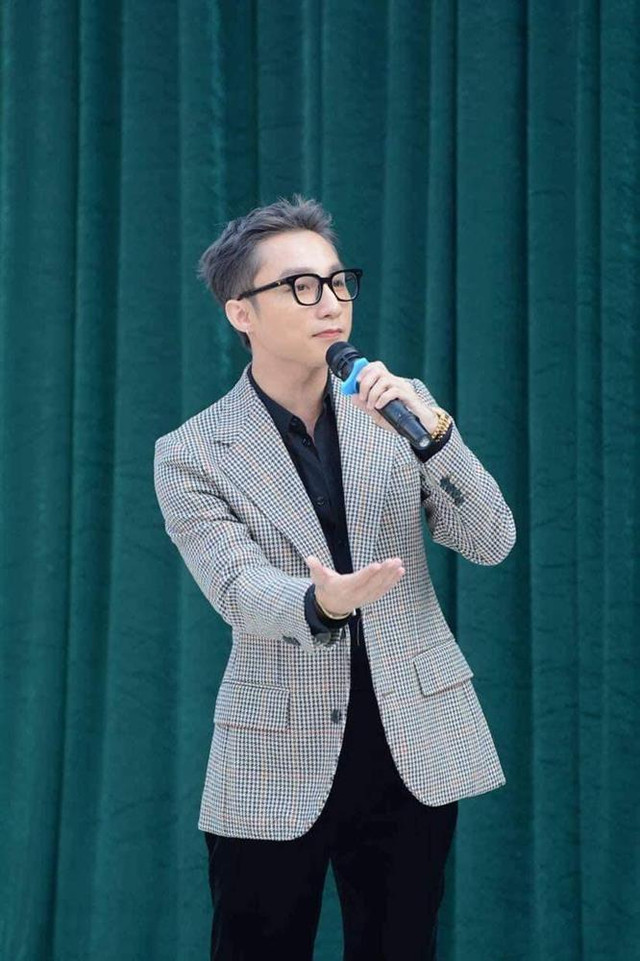 Sơn Tùng lộ da thật qua ảnh cam thường, chị em chỉ biết ước - Hình 3 Son Tung lo da that qua anh cam thuong, chi em chi biet uoc-Hinh-3