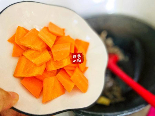 Bộ phận cực rẻ của con gà lại là món đại bổ - Hình 5 Bo phan cuc re cua con ga lai la mon dai bo-Hinh-5