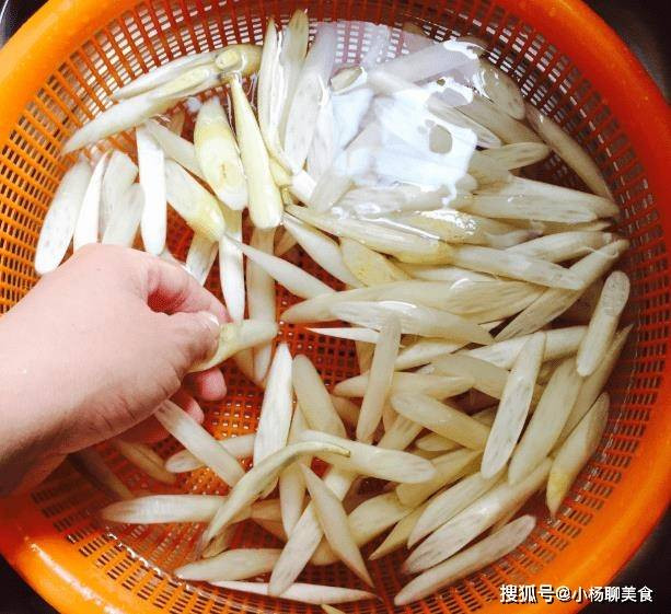 Thực phẩm siêu bổ máu, loại rau này không phải ai cũng mua được - Hình 3 Thuc pham sieu bo mau, loai rau nay khong phai ai cung mua duoc-Hinh-3