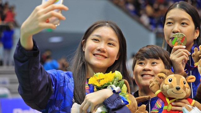 Nhan sắc khả ái trong trẻo của 'thiên thần cầu lông' tại SEA Games 31 - Hình 3 Nhan sac kha ai trong treo cua 'thien than cau long' tai SEA Games 31-Hinh-3