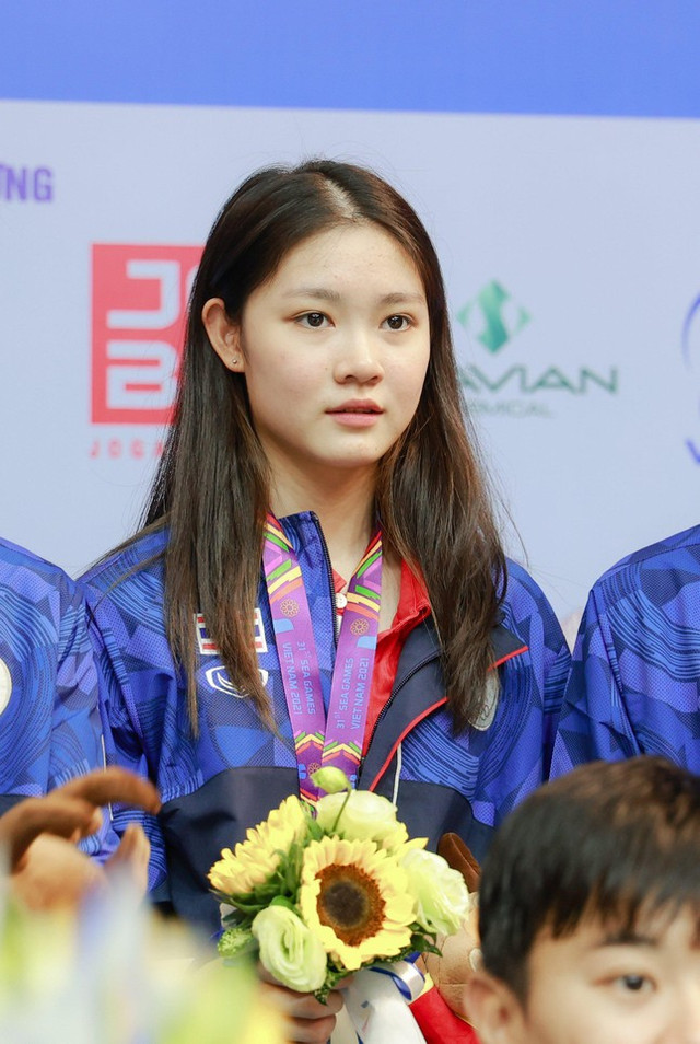 Nhan sắc khả ái trong trẻo của 'thiên thần cầu lông' tại SEA Games 31 - Hình 5 Nhan sac kha ai trong treo cua 'thien than cau long' tai SEA Games 31-Hinh-5
