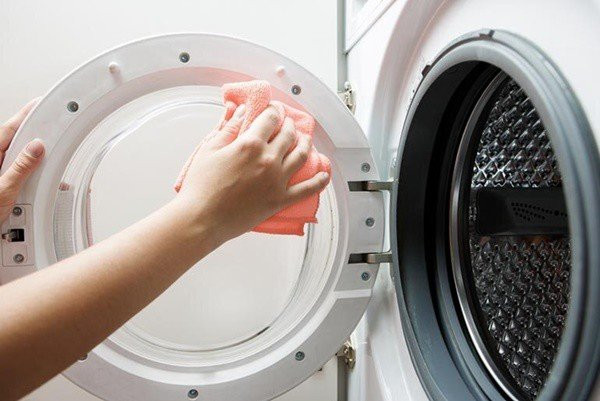 4 bước đơn giản vệ sinh hết cặn bẩn trong máy giặt - Hình 4 4 buoc don gian ve sinh het can ban trong may giat-Hinh-4