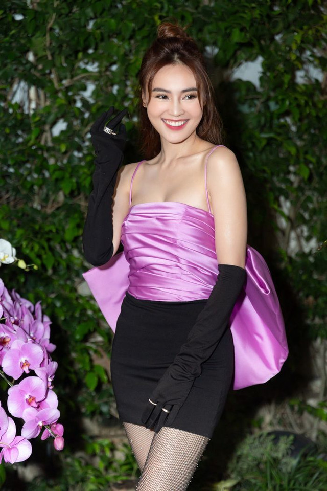 Mỹ nhân Việt diện màu tím oải hương: Tỏa sáng như công chúa - Hình 4 My nhan Viet dien mau tim oai huong: Toa sang nhu cong chua-Hinh-4