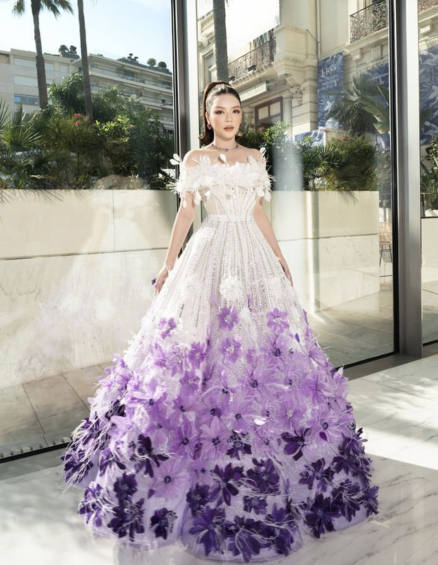 Mỹ nhân Việt diện màu tím oải hương: Tỏa sáng như công chúa My nhan Viet dien mau tim oai huong: Toa sang nhu cong chua