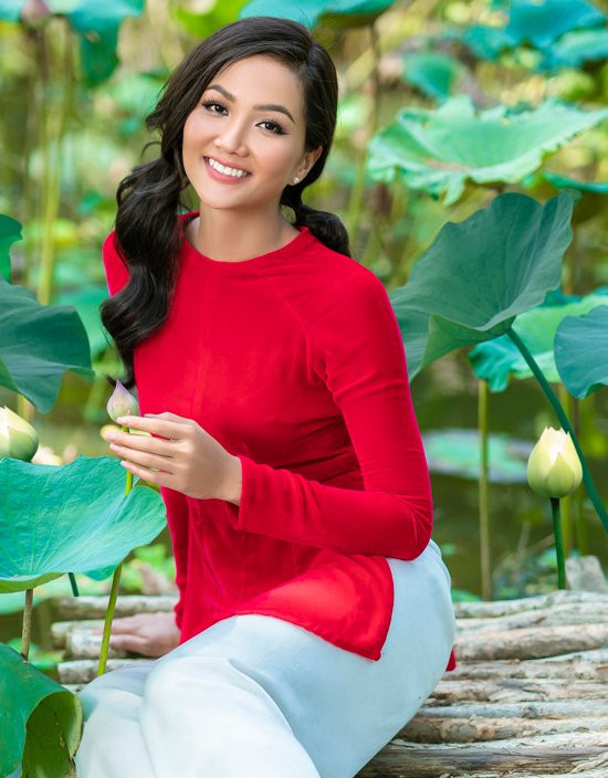 Mỹ nhân Việt diện áo bà ba: Người lầy lội, kẻ trùm cuối - Hình 6 My nhan Viet dien ao ba ba: Nguoi lay loi, ke trum cuoi-Hinh-6