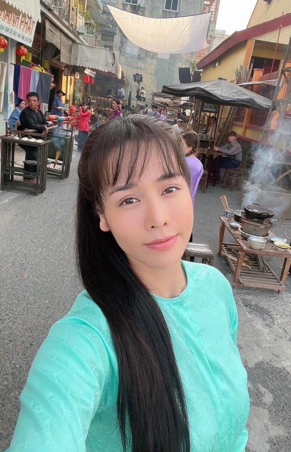 Mỹ nhân Việt diện áo bà ba: Người lầy lội, kẻ trùm cuối - Hình 8 My nhan Viet dien ao ba ba: Nguoi lay loi, ke trum cuoi-Hinh-8