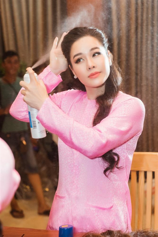 Mỹ nhân Việt diện áo bà ba: Người lầy lội, kẻ trùm cuối - Hình 7 My nhan Viet dien ao ba ba: Nguoi lay loi, ke trum cuoi-Hinh-7