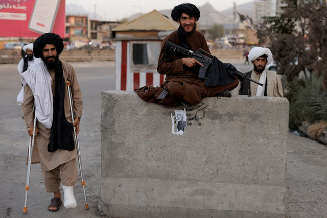 Phương Tây tìm cách không vận tiền mặt cho người Afghanistan - Hình 2 Phuong Tay tim cach khong van tien mat cho nguoi Afghanistan-Hinh-2