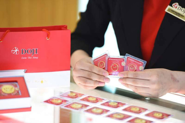 Giá vàng hôm nay 19/10: Biến động dữ dội, không dám xuống tiền Gia vang hom nay 19/10: Bien dong du doi, khong dam xuong tien