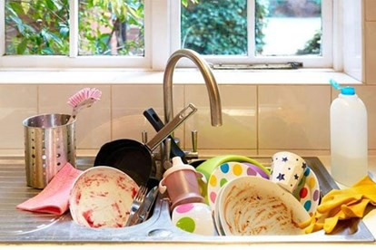 Bỏ ngay những thói quen này khi rửa bát kẻo rước bệnh - Hình 2 Bo ngay nhung thoi quen nay khi rua bat keo ruoc benh-Hinh-2
