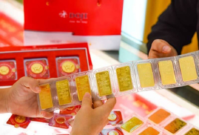 Giá vàng hôm nay 6-4: Giá vàng thế giới giảm, trong nước ít biến động - Hình 2 Gia vang hom nay 6-4: Gia vang the gioi giam, trong nuoc it bien dong-Hinh-2