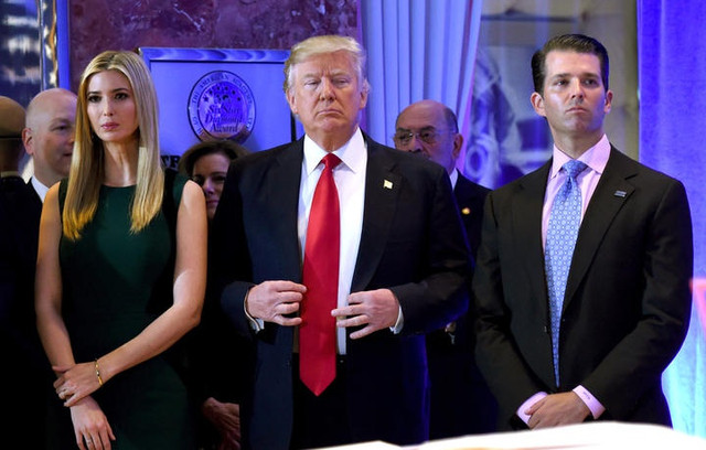 Ông Trump bị buộc tội coi thường lệnh tòa án Ong Trump bi buoc toi coi thuong lenh toa an