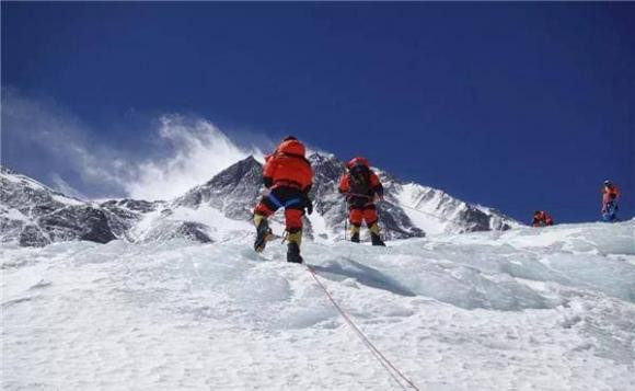 Băng tuyết trên dãy Himalaya tan chảy, thứ nhìn thấy thật đáng sợ! Bang tuyet tren day Himalaya tan chay, thu nhin thay that dang so!