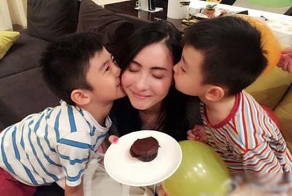 4 người phụ nữ bị Trần Quán Hy hủy hoại: 3 người rút khỏi showbiz - Hình 19 4 nguoi phu nu bi Tran Quan Hy huy hoai: 3 nguoi rut khoi showbiz-Hinh-19