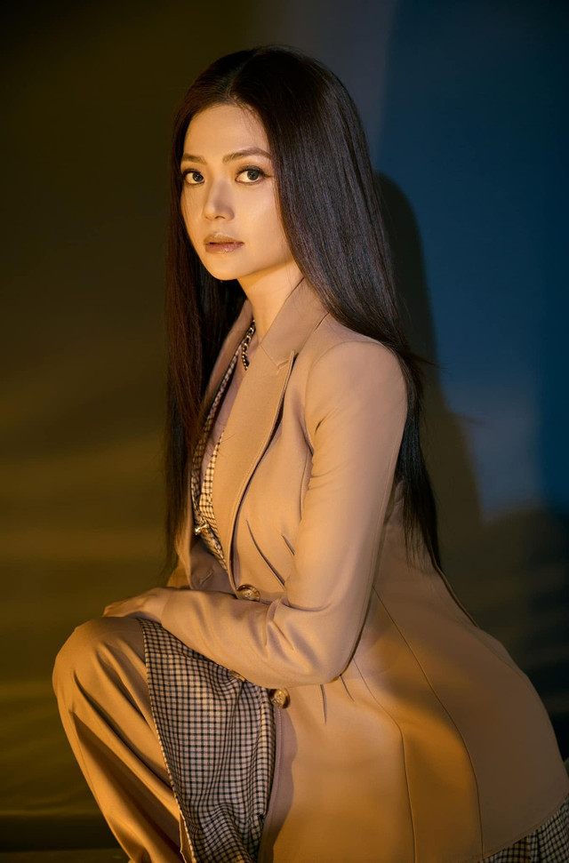 Đời tư của ba nữ chính 'Gia đình mình vui bất thình lình' - Hình 11 Doi tu cua ba nu chinh 'Gia dinh minh vui bat thinh linh'-Hinh-11
