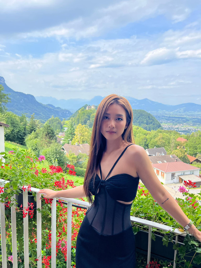 Đời tư của ba nữ chính 'Gia đình mình vui bất thình lình' - Hình 4 Doi tu cua ba nu chinh 'Gia dinh minh vui bat thinh linh'-Hinh-4