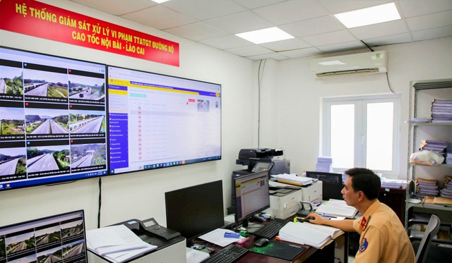 Áp dụng hệ thống camera phạt nguội 24/24h, tỉ lệ người vi phạm đã giảm rõ rệt - Hình 4 Ap dung he thong camera phat nguoi 24/24h, ti le nguoi vi pham da giam ro ret-Hinh-4