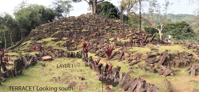 Bí ẩn núi Padang, nơi khởi nguồn nền văn minh nhân loại - Hình 4 Bi an nui Padang, noi khoi nguon nen van minh nhan loai-Hinh-4