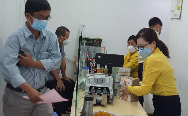 Nhà đầu tư bán tháo cả trăm lượng vàng trước ngày Thần tài Nha dau tu ban thao ca tram luong vang truoc ngay Than tai