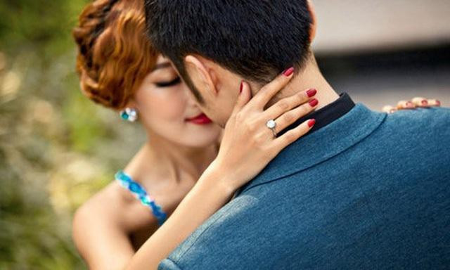 Vợ trẻ ăn cơm nhà rồi vác bụng bầu với... ông hàng xóm độc thân Vo tre an com nha roi vac bung bau voi... ong hang xom doc than
