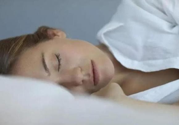 Không muốn rút ngắn tuổi thọ hày tránh xa ba giấc ngủ ngắn này - Hình 2 Khong muon rut ngan tuoi tho hay tranh xa ba giac ngu ngan nay-Hinh-2
