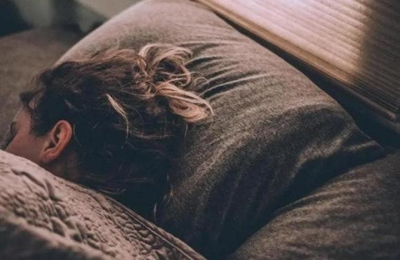Không muốn rút ngắn tuổi thọ hày tránh xa ba giấc ngủ ngắn này - Hình 3 Khong muon rut ngan tuoi tho hay tranh xa ba giac ngu ngan nay-Hinh-3