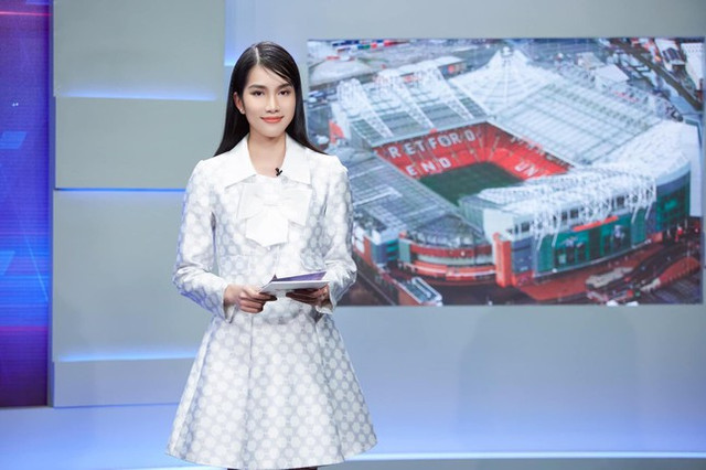 Á hậu Phương Anh run bần bật khi lần đầu dẫn bản tin VTV A hau Phuong Anh run ban bat khi lan dau dan ban tin VTV