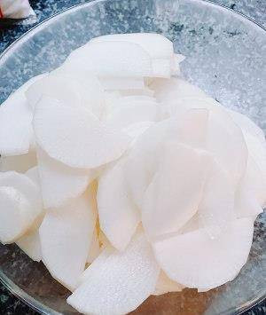 Cách làm củ cải muối chua cay, giòn ngon, ăn cực tốn cơm - Hình 2 Cach lam cu cai muoi chua cay, gion ngon, an cuc ton com-Hinh-2