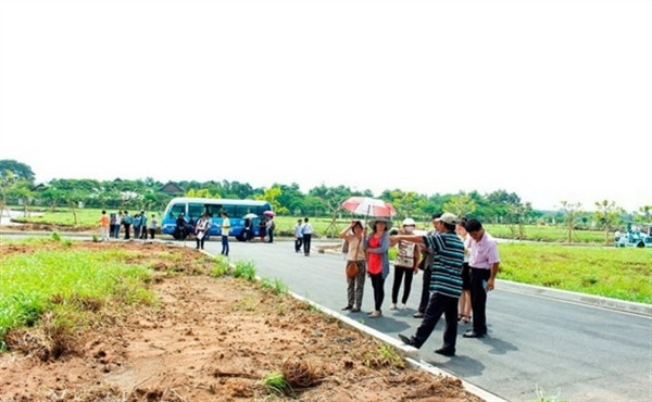 Nên đầu tư vàng hay bất động sản vào thời điểm này? - Hình 2 Nen dau tu vang hay bat dong san vao thoi diem nay?-Hinh-2