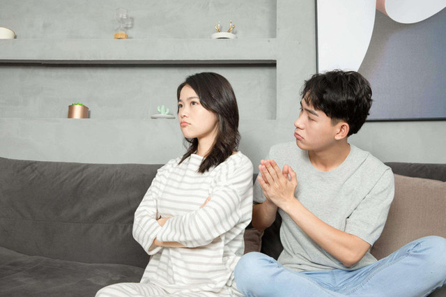 Phụ nữ phải "khắc cốt ghi tâm" giấu thật kỹ 3 thứ này với chồng - Hình 2 Phu nu phai