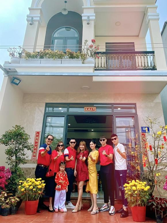 Hậu chia tay Lê Thành Phong, Ngọc Trinh hẹn hò với hậu vệ SHB Đà Nẵng - Hình 7 Hau chia tay Le Thanh Phong, Ngoc Trinh hen ho voi hau ve SHB Da Nang-Hinh-7