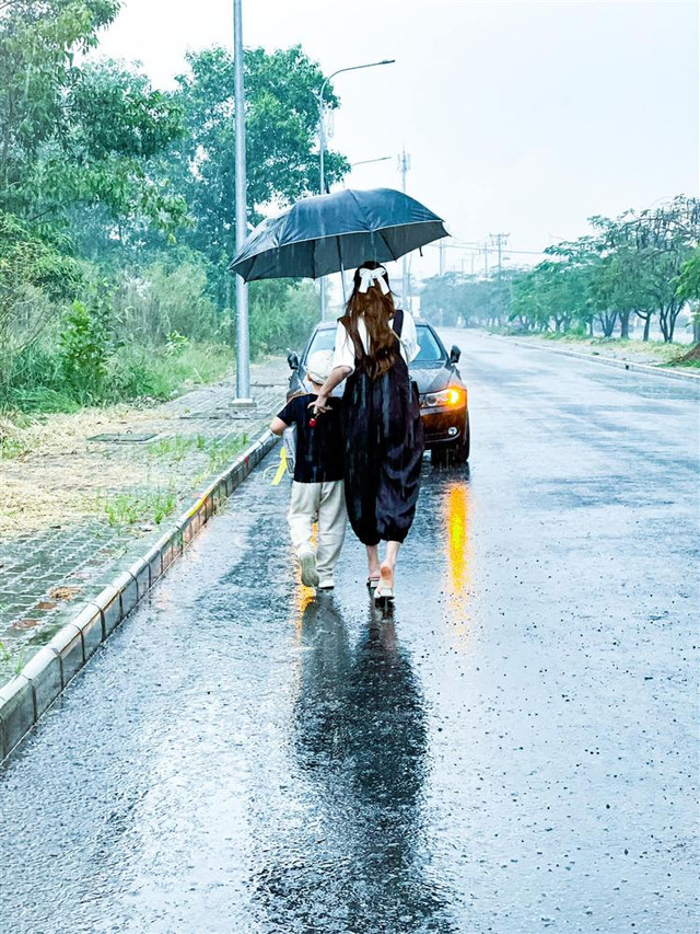 Diễm Hương mừng sinh nhật quý tử, sơ hở lộ chuyện ly hôn? - Hình 3 Diem Huong mung sinh nhat quy tu, so ho lo chuyen ly hon?-Hinh-3