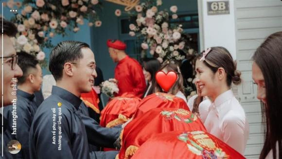 Vợ chồng Tăng Thanh Hà gây sốt với hình ảnh trao nhận sính lễ Vo chong Tang Thanh Ha gay sot voi hinh anh trao nhan sinh le