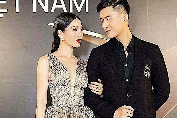 Lệ Quyên - Lâm Bảo Châu vui vẻ đón Tết bên nhau - Hình 3 Le Quyen - Lam Bao Chau vui ve don Tet ben nhau-Hinh-3