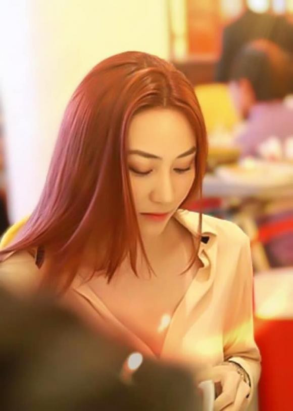 Bất ngờ bị chụp lén, nhan sắc của Ngân Khánh ra sao ở tuổi 35? - Hình 3 Bat ngo bi chup len, nhan sac cua Ngan Khanh ra sao o tuoi 35?-Hinh-3