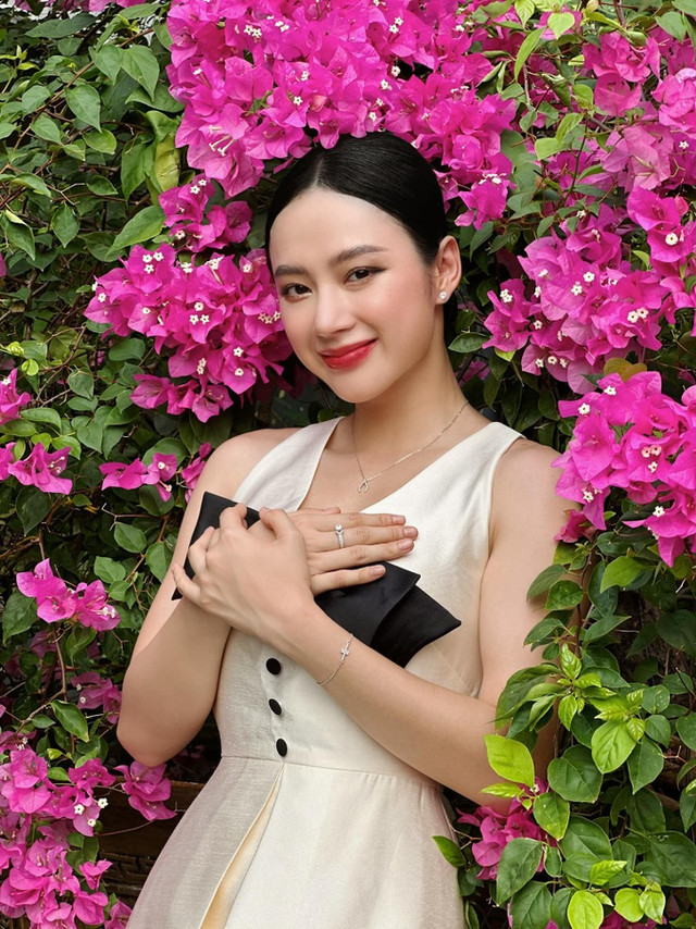 Angela Phương Trinh nhiều năm nâng tạ: Vòng 3 trái đào, cơ bắp cuồn cuộn - Hình 11 Angela Phuong Trinh nhieu nam nang ta: Vong 3 trai dao, co bap cuon cuon-Hinh-11