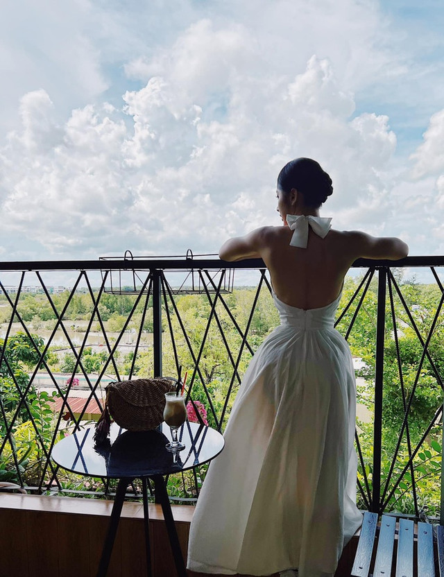 Angela Phương Trinh nhiều năm nâng tạ: Vòng 3 trái đào, cơ bắp cuồn cuộn - Hình 13 Angela Phuong Trinh nhieu nam nang ta: Vong 3 trai dao, co bap cuon cuon-Hinh-13