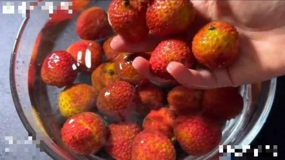 Vỏ quả vải đừng vội vứt đi, hãy cho vào nồi đun một lúc - Hình 8 Vo qua vai dung voi vut di, hay cho vao noi dun mot luc-Hinh-8