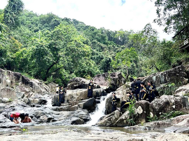 Khám phá thác Khe San Kham pha thac Khe San