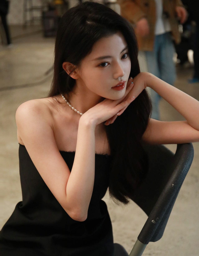 Bốn tiểu hoa đán 10X đẹp nhất Trung Quốc - Hình 3 Bon tieu hoa dan 10X dep nhat Trung Quoc-Hinh-3