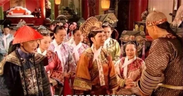 'Dải vải trắng' trên cổ phi tần nhà Thanh có tác dụng gì? - Hình 2 'Dai vai trang' tren co phi tan nha Thanh co tac dung gi?-Hinh-2